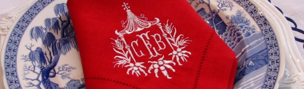 Gigi Monogrammed Colour Napkins in Kiwi and White