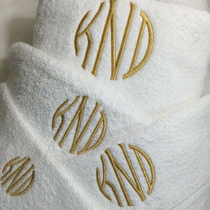 Essentials Bath Towel set with circle monogram