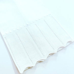 Scallop Edge Dot Linen Guest Towel