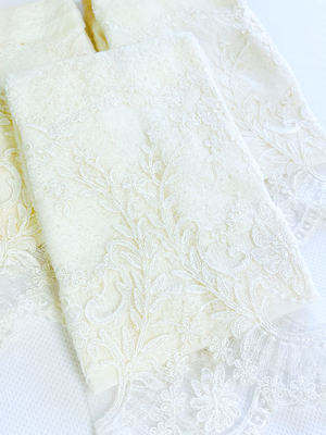 Sale- Ivory Chantilly Lace Hand Towels